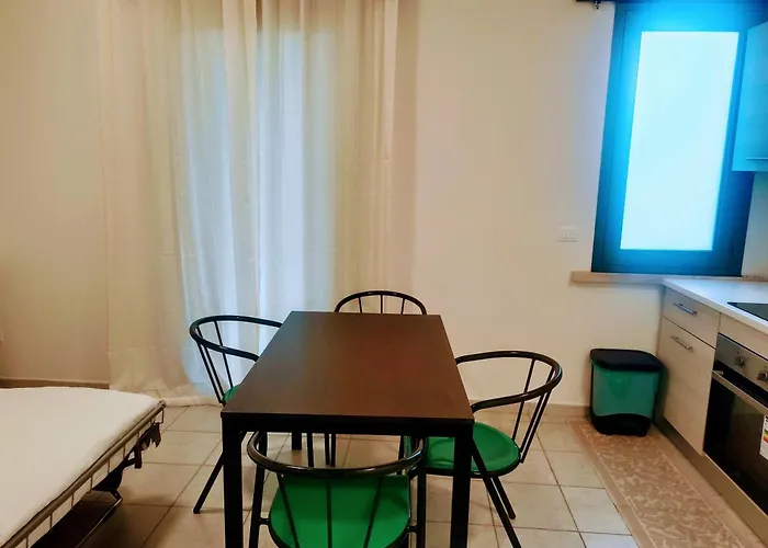 Venice Apartments *