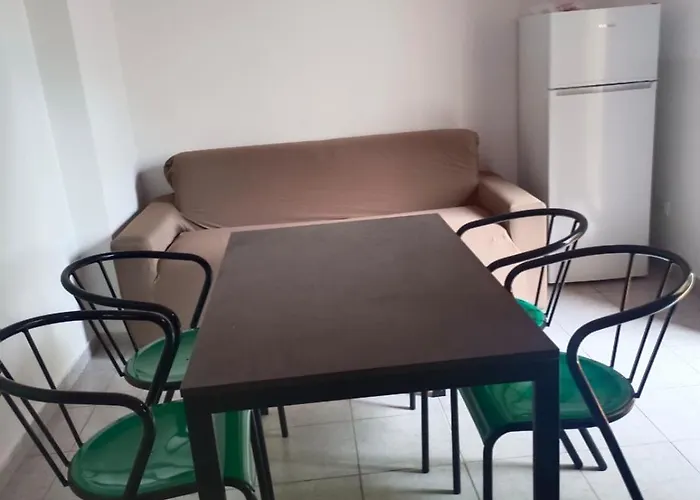 Venice Apartments *