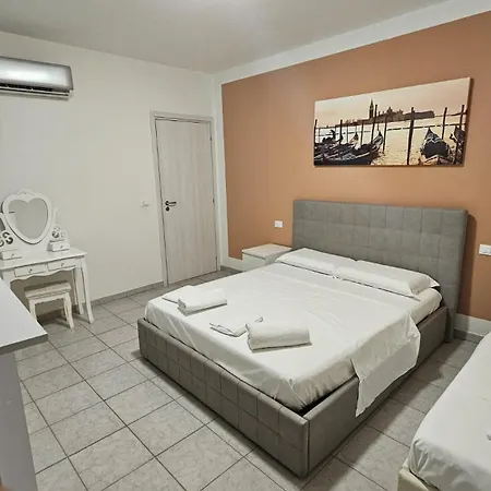 Venice Apartments شقة