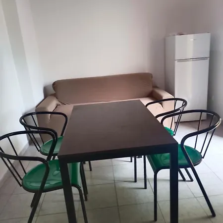 Venice Apartments *